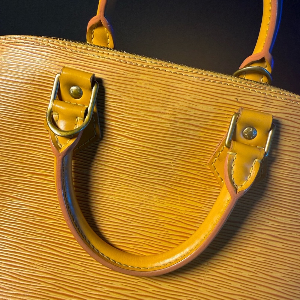 LOUIS VUITTON - ALMA EPI YELLOW with purple suede interior great condition!!! - Picture 6 of 13